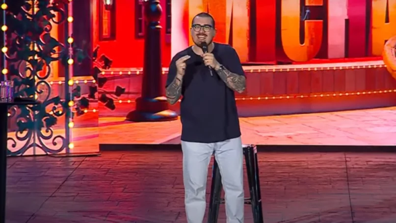Olmué 2025: el chiste de Claudio Michaux sobre Kaminski que hizo reír a Carla Jara