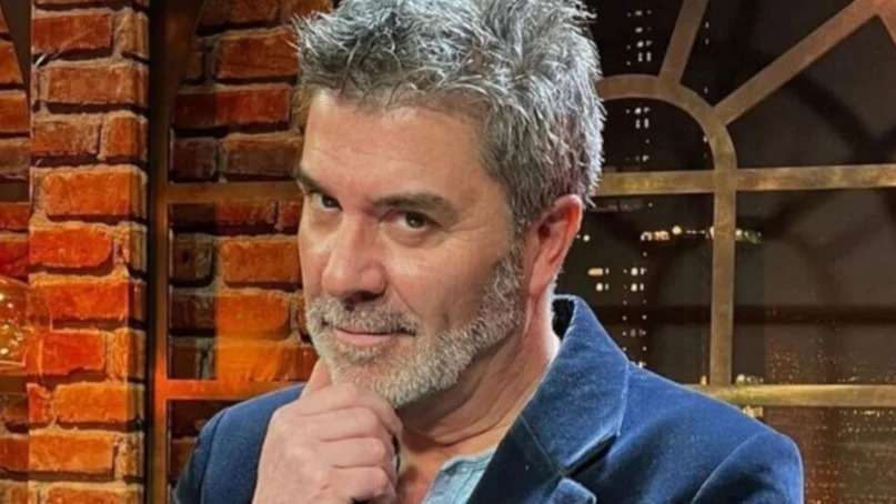 "Pollo" Valdivia anuncia su candidatura a diputado