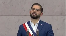 Cuenta Pública 2024: Presidente Boric le para los carros al diputado Bobadilla