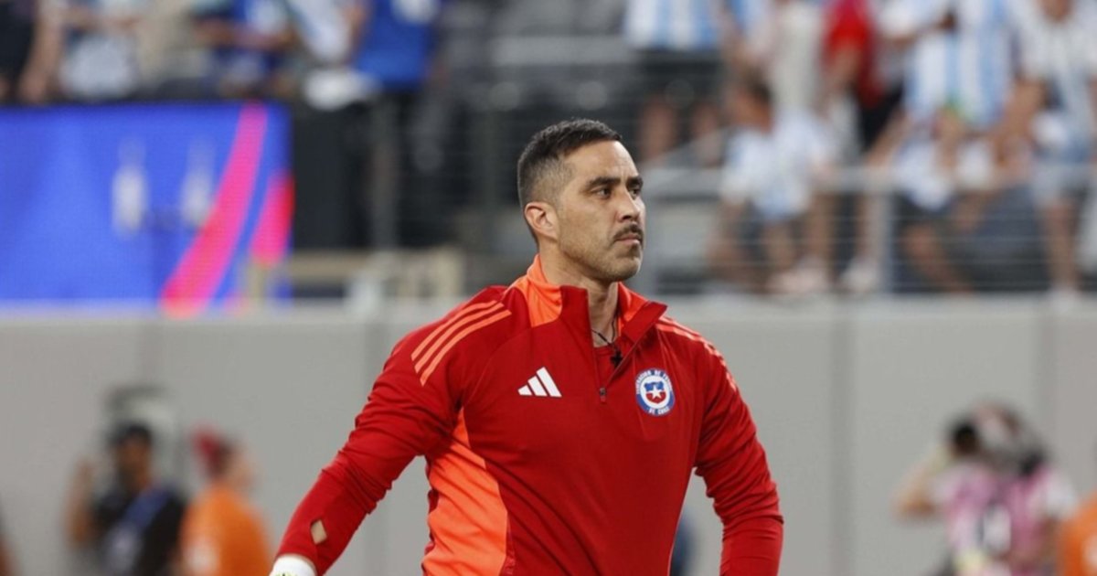 Claudio Bravo Se Lesiona Y Se Pierde El Partido De La Roja Contra Canadá