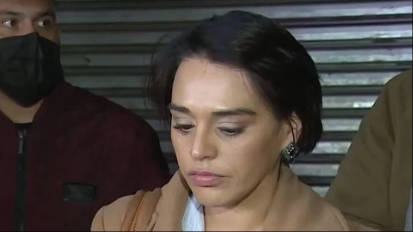 Karina Oliva.