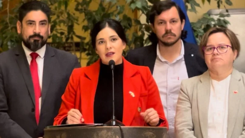 Diputados Oyarzo, Cariola y Riquelme presentan reforma para facultar al Presidente a renegociar contratos con empresas eléctricas