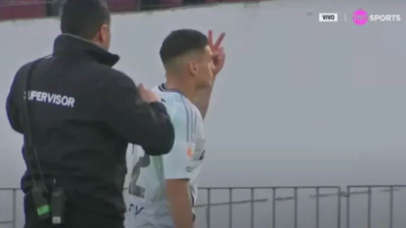 Lucas Cepeda arriesga dura sanción con "ordinario" gesto a la hinchada de Universidad de Chile