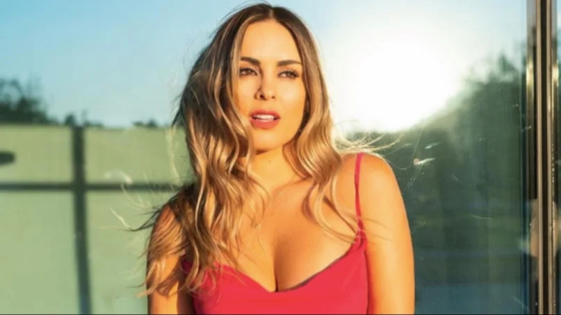 Maura Rivera.