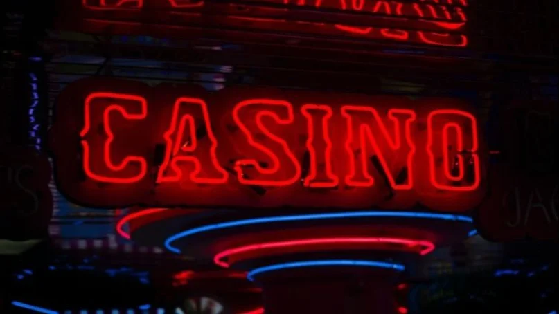 Cómo funciona el sistema de bonos y códigos promocionales en los casinos online