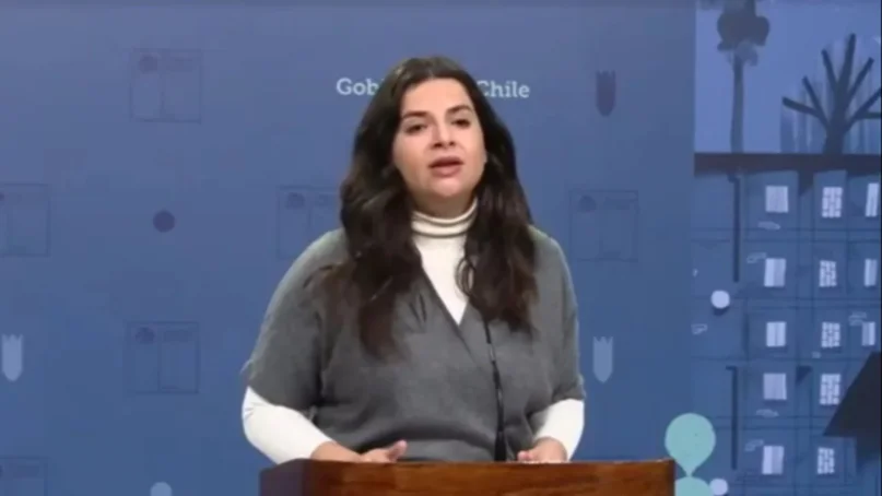 Expresidente de Fundación Iguales arremete contra ministra Orellana por violentos comentarios