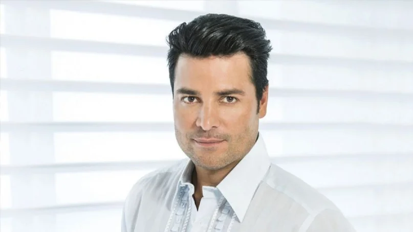 Chayanne inscribe su marca en Chile tras imagen viral del Apruebo