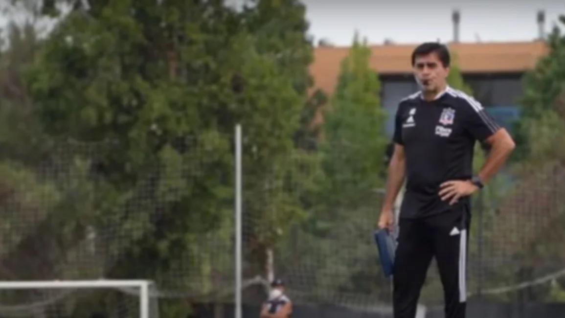 ¿Se va de Colo Colo? Importante club argentino quiere a Gustavo Quinteros